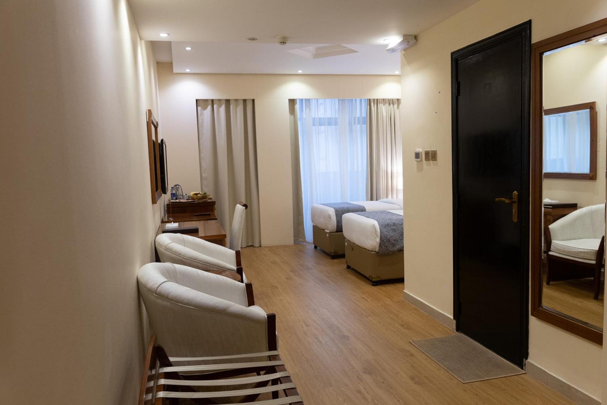 Vendome Plaza Hotel Dubai Exterior foto