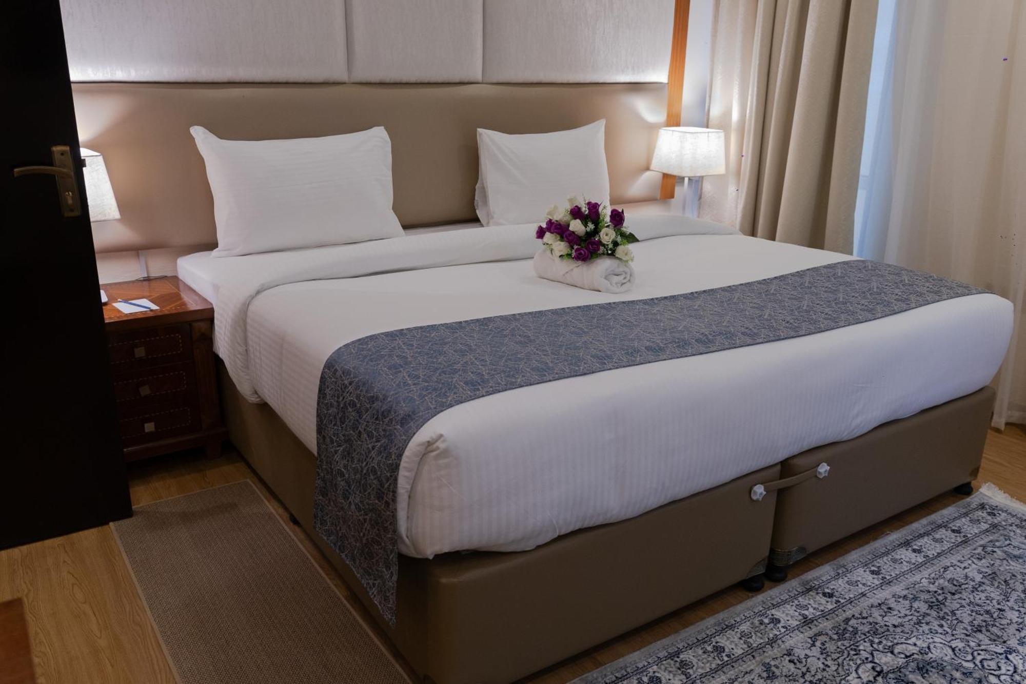 Vendome Plaza Hotel Dubai Exterior foto
