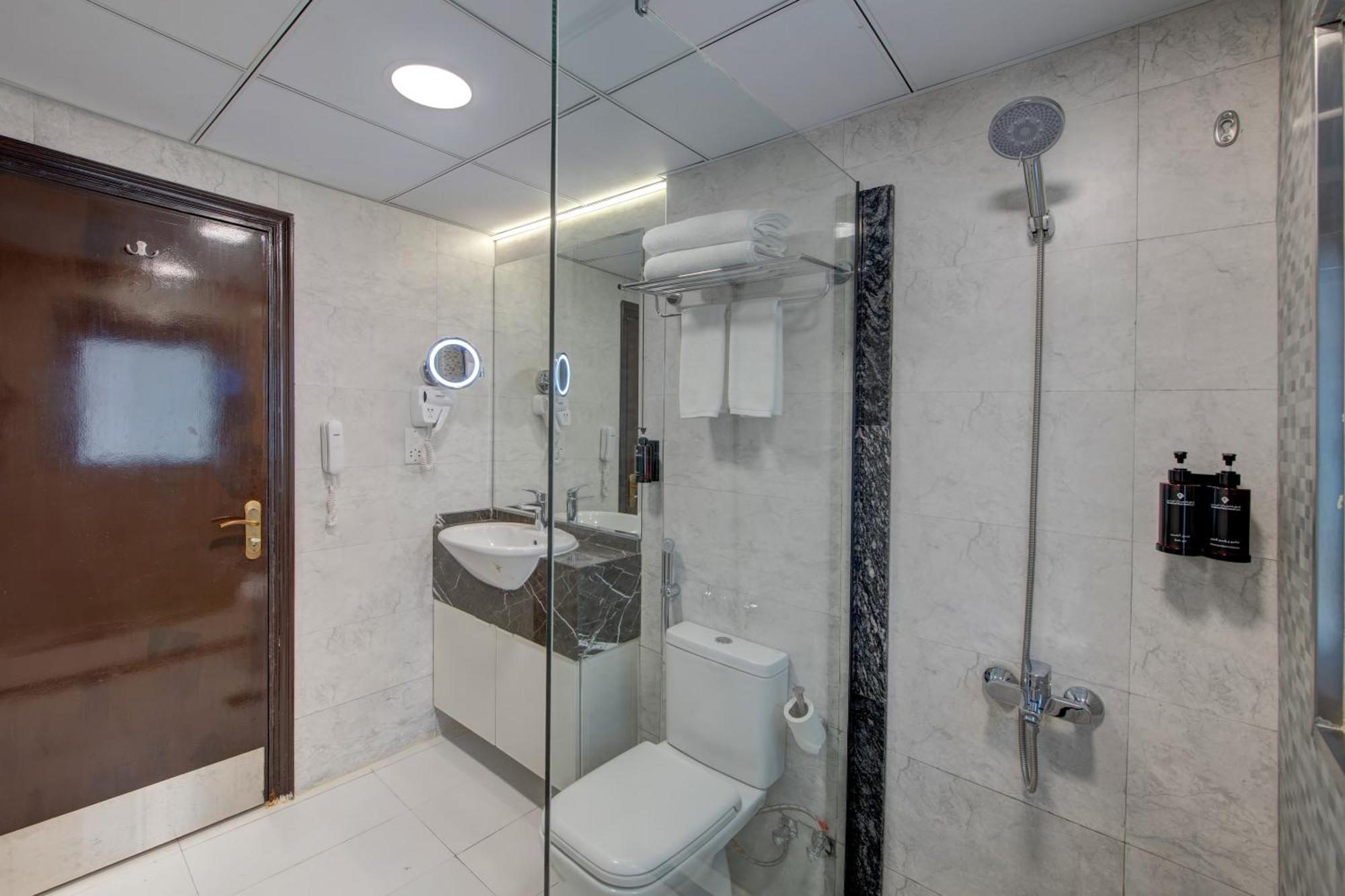 Vendome Plaza Hotel Dubai Exterior foto
